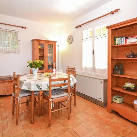 1 Bedroom Pet Friendly Home In Entrechaux 외부 사진