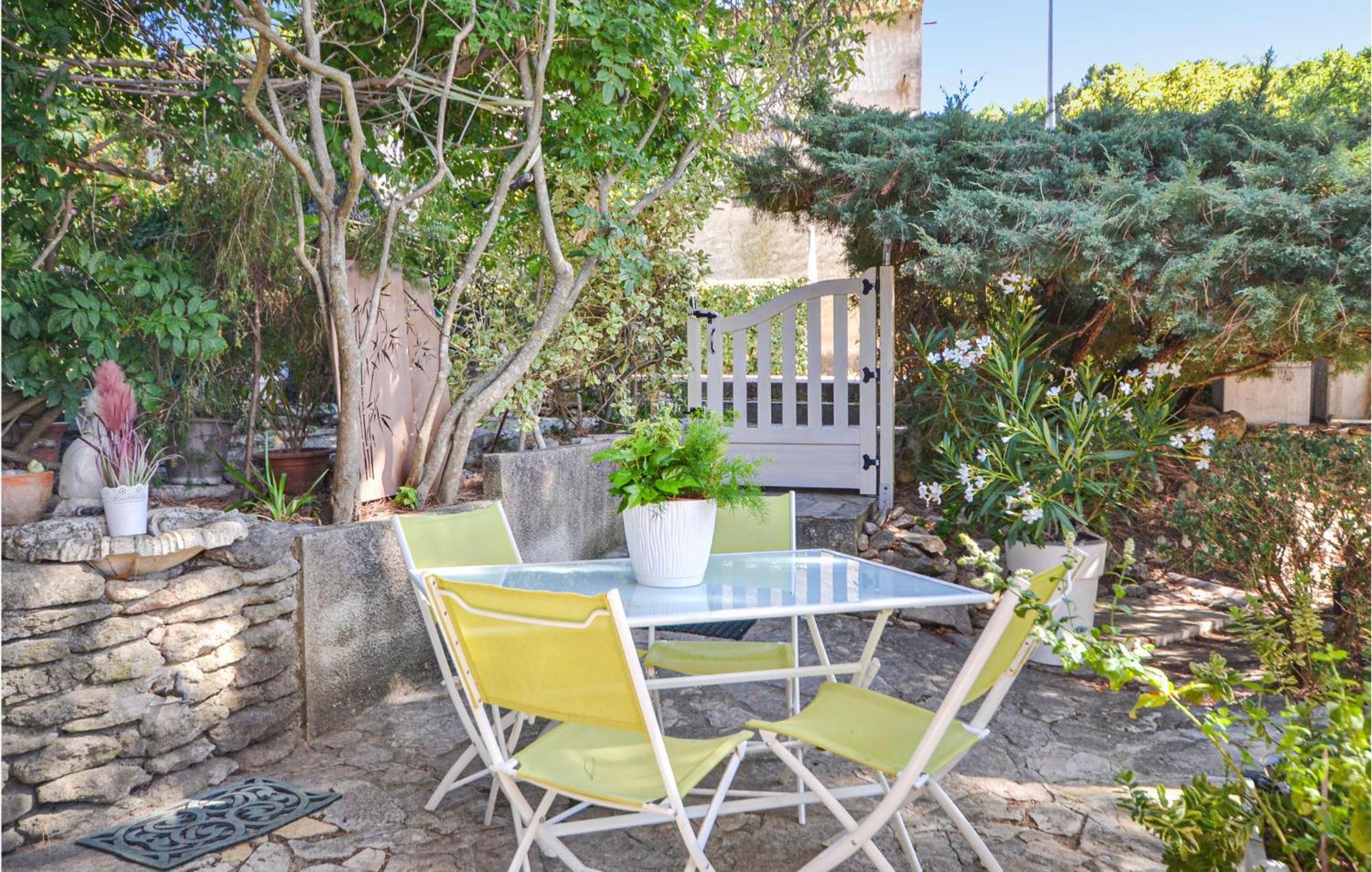 1 Bedroom Pet Friendly Home In Entrechaux 외부 사진