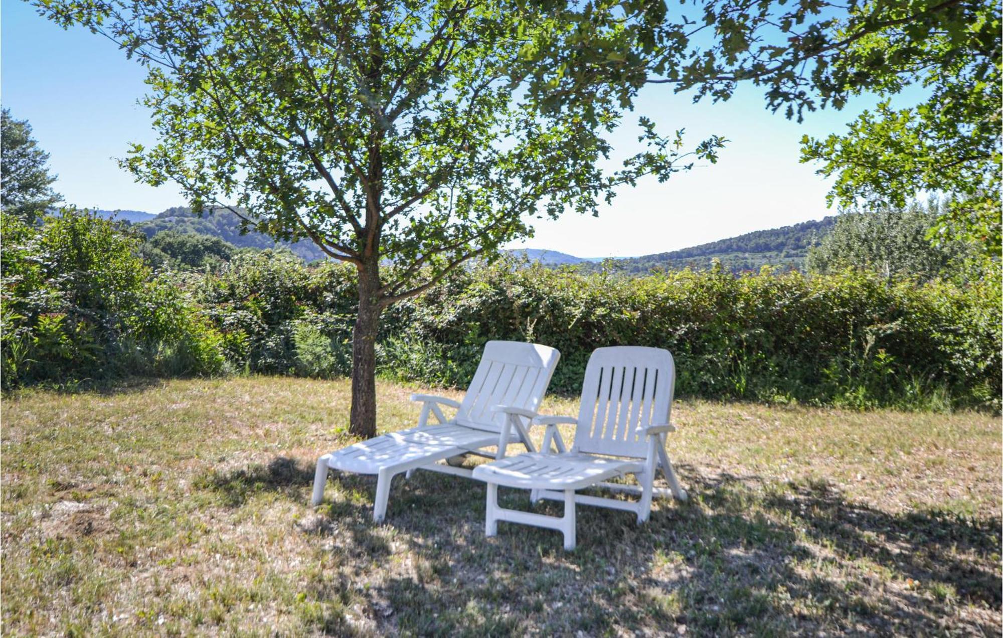 1 Bedroom Pet Friendly Home In Entrechaux 외부 사진